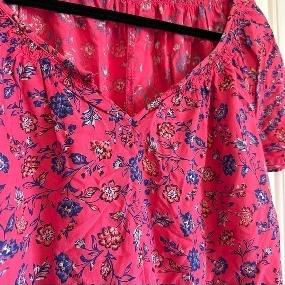 Hot pink floral v-neck cotton blouse, flutter sleeves, size XL - Picture 6 of 10
